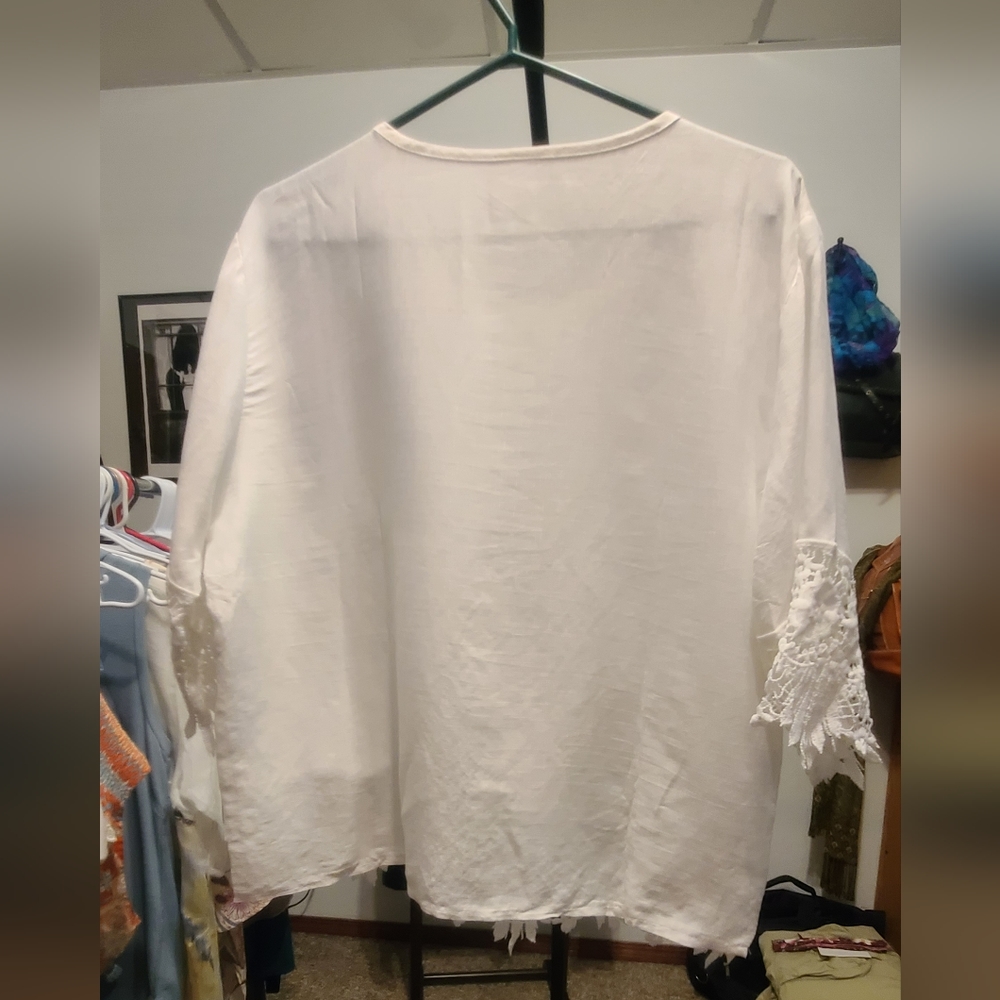 🐰White Lace Blouse - Picture 6 of 6
